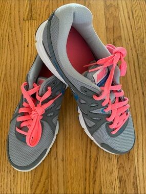 Nike Revolution 2 Gray /Turquoise Sneakers with Pink Laces